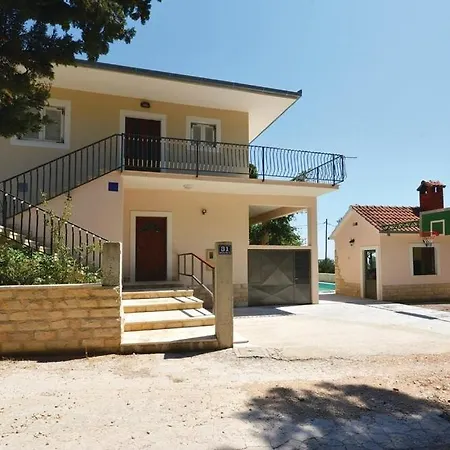 House With A Swimming Pool Kastel Novi, - 11122 Casa vacanze