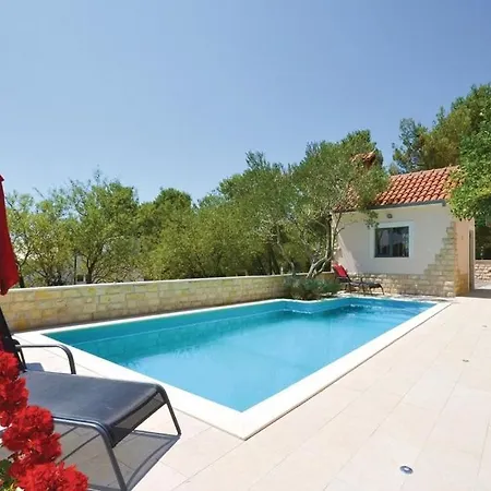펜션 House With A Swimming Pool Kastel Novi, - 11122 *