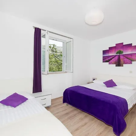 펜션 House With A Swimming Pool Kastel Novi, - 11122 *