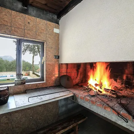 Casa vacanze House With A Swimming Pool Kastel Novi, - 11122