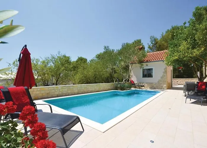 Casa vacanze House With A Swimming Pool Kastel Novi, - 11122 *